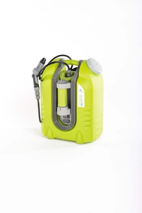 Der Aqua2Go Pro mit 20-Liter-Tank und zwei Druckstufen bis zu 10 bar. Der Akku hält 29 Minuten.