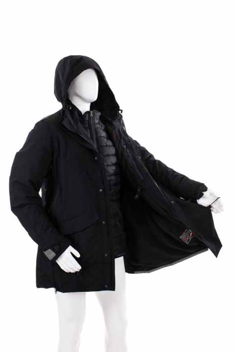 <a href="http://www.tucanourbano.com/" target="_blank" rel="noopener noreferrer nofollow">Tuvcano Urbano</a> Magic Parka - Gold Award Removable inner jacket, ventilation openings, fold-out mitten gloves and reflectors - this jacket has just about everything you could possibly need. Oh yes: pockets for shoulder, elbow and back protectors too.  Jury statement: This jacket is the Swiss army knife of cycling clothing. Made from breathable materials, it offers a multitude of zips, pockets and loops, with the help of which the all-weather jacket, which also includes rain protection for the legs, can be converted into an everyday jacket.