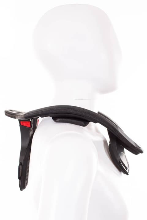 <a href="http://leatt.com/" target="_blank" rel="noopener noreferrer nofollow">Leatt</a>  DBX 3.5 Neckbrace   Die Erfinder des Neckbrace liefern mit dieser Neuheit die mit rund 500 Gramm leichteste Halskrause der Firmengeschichte – 25-38 % leichter als bisherige Modelle. Und das zu einem Einsteiger-freundlichen Preis.  Jury Statement: Den Award verdient sich das Neckbrace aufgrund seines luftigen Designs und des günstigen Preises.