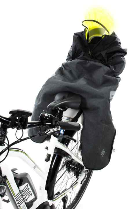 <a href="http://www.tucanourbano.com/" target="_blank" rel="noopener noreferrer nofollow">Turcano Urbano</a> Opossum In the Opossum bag, the child sits on the child seat completely protected from wind and rain. At the destination, the bag simply stays on as a seat cover.  Jury statement: The Opossum is a completely new year-round product for comfortable cycling with children. Sturdy on the outside, it is very cosy for children on the inside. They don't get cold, even when they are sitting motionless. The Opossum is rainproof and can also be used as a rain cover.