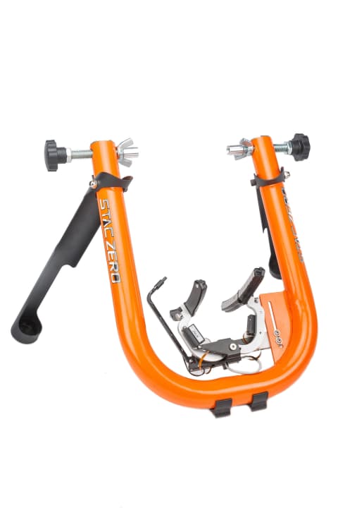 AWARD WINNER - STAC Zero Halcyon Smart Trainer  Hersteller: STAC Performance - Jury Statement: Diese neue, vollkommen geräuscharme Lösung für einen Rollentrainer gefällt uns ausgesprochen gut. Dadurch, dass das Rad dank der magnetischen Aufhängung keinen direkten Kontakt zum Rollentrainer hat, kommt es auch zu keinen Verschleißerscheinungen am Fahrrad.