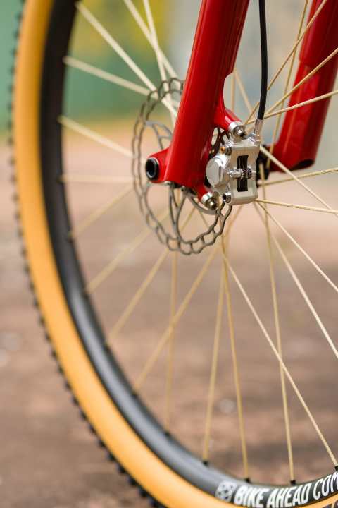 The front brake weighs just 151.5 grams, with 64.9 grams for the disc on top.