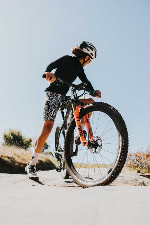   An aufgebohrten Racefullys und auf Vortrieb getrimmten Touren-Bikes passt die leichte Fox 34 Stepcast meist perfekt.