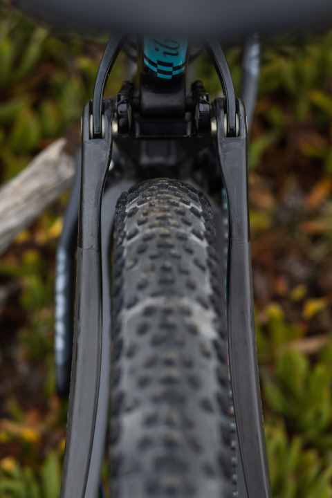 2,4er Reifen sollen der Hinterbau des Exie fassen. Damit soll das Racebike zum sportlichen Down-Country-Bike werden.