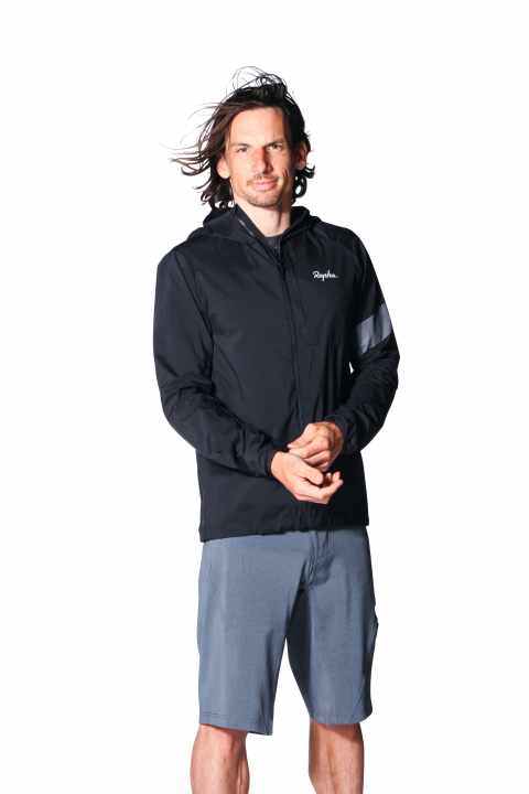   Laurin Lehner kann kaum Tricks, dafür lange auf dem Hinterrad fahren. Ihm gefielen die kurzen Kettenstreben des Toque ON. 