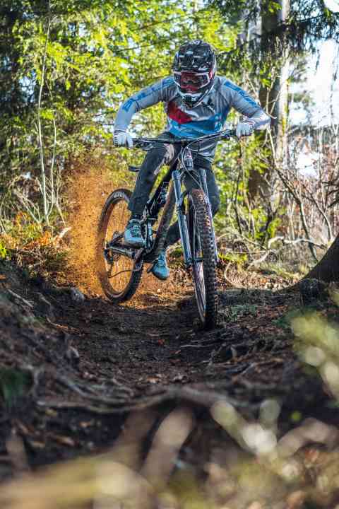  Test winner of the high-end enduro bikes 2022: wonder weapon Rocky Mountain Altitude CF 70