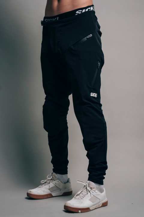   The long bike trousers come with double reinforcements on the knees, ventilated trouser legs and particularly elasticated material. They are designed to offer maximum comfort when riding. The <a href="https://sick-series.com/collections/jerseys/products/sick-classic-riding-pants" target="_blank" rel="noopener noreferrer nofollow">SICK Riding Pants</a> are manufactured in Europe. Value: 120 euros.