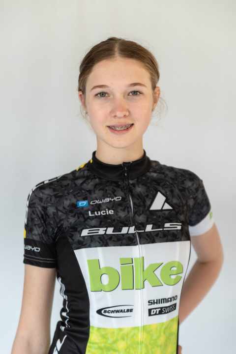   Siblings Lucie Hückmann and her brother Elias come from the talent factory of Bikesportbühne Bayreuth: Lucie was able to recommend herself to the team after a successful 2021 season in which she was consistently on the podium.
