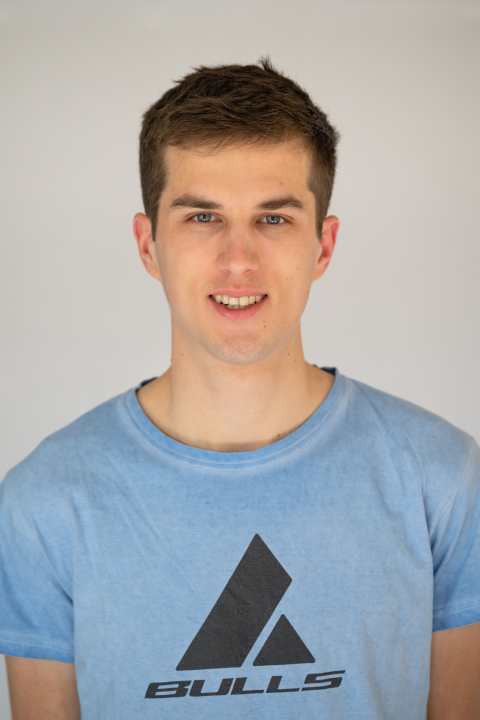   Pirmin Sigel ist bereits seit 2012 Teil des Teams. 2022 wird er allerdings nicht mehr aktiv fahren, dafür aber organisatorisch aktiv werden. Pirmin wird seine Erfahrungen an die jungen Sportler*innen weitergeben und das Team bei den Sichtungen begleiten.