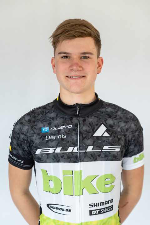   Dennis Krimmel, ebenfalls in Münsingen zu Hause, ist bereits im vierten Jahr im Team. Auch er konnte 2021 als junger U17er bereits einen Slalom gewinnen und bestreitet 2022 seine zweite U17-Saison.
