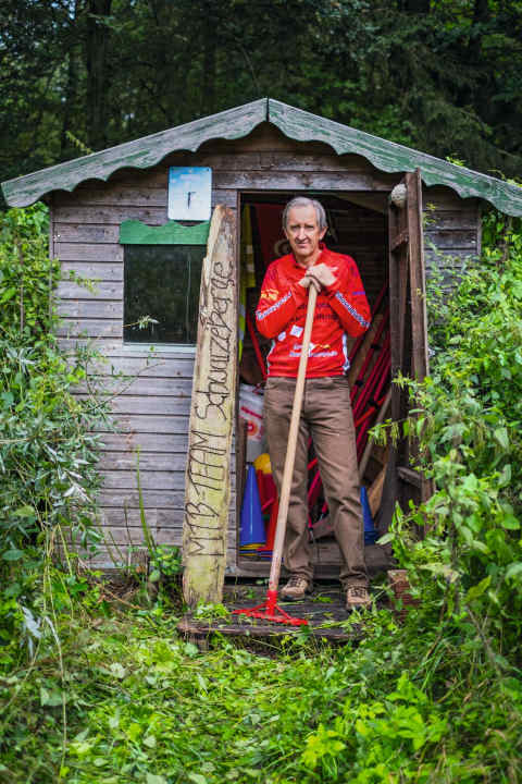 Team boss Andreas Schubert also knows that not only bikers live on earth.