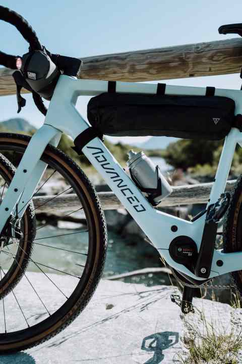 Der Bosch SX Motor ist das starke Herzstück des E-Gravelbikes mit seinem festverbauten 400-Wh-Akku.