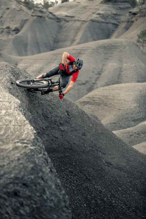 Sebastian Meindl pushes the tyre pressure to the limit in the black sandstone hills of Digne-les-Bains.
