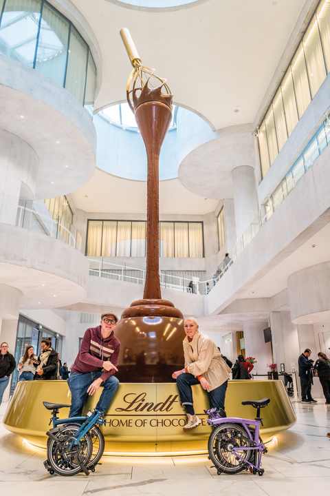 Sweet temptation: A visit to the "Lindt Home of Chocolate" is a must for chocolate lovers during a stay in Zurich.