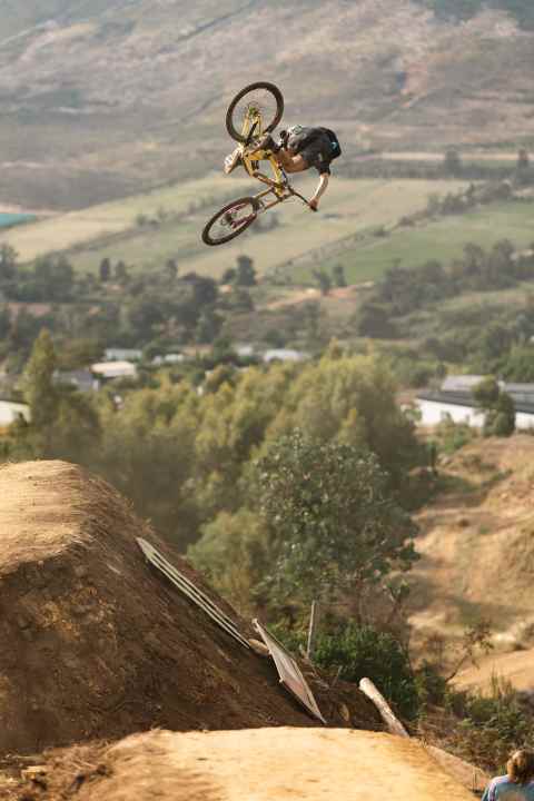 Pushing the rear forwards in a particularly radical way: Alessio Tonoli.