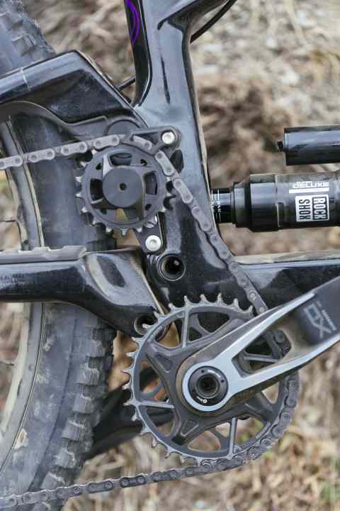 The Idler pulley eliminates pedal kickback and enables fine-tuning of the anti-squat.