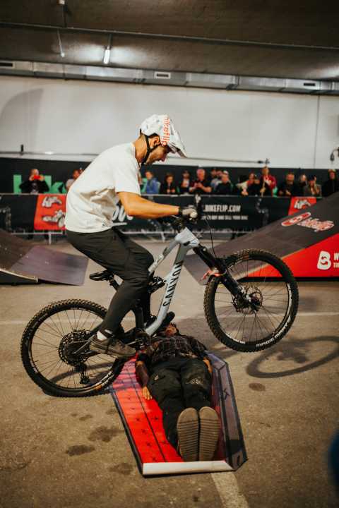 Andrea Maranelli zeigt sein Können, morgen ist auch Fabio Wibmer am Start.
