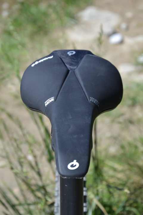 250 mm long and 140 mm wide is the new cross country and marathon saddle from Prologo: Scratch NDR