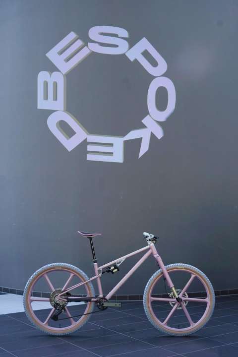 Das Huhn Cycles Chabo mit Teilen von Intend, Ingrid und Bike Ahead holt den Bespoked-Award in der Kategorie Mountainbike.