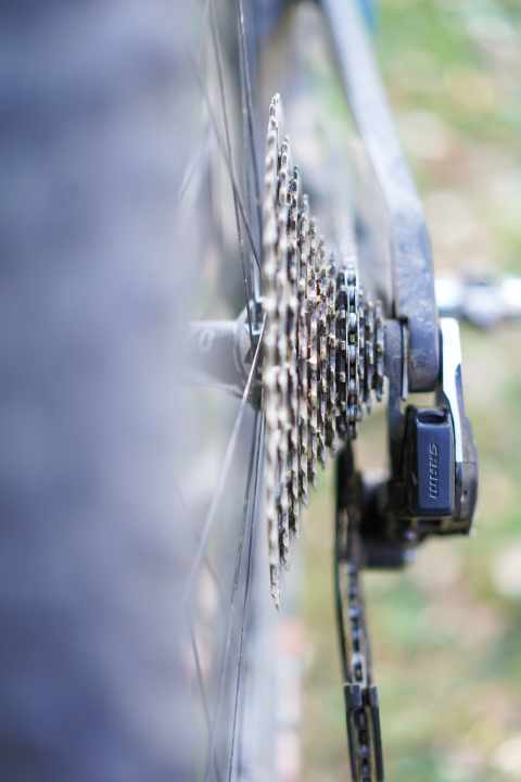 12 Gänge, gleichmäßig abgestuft: Die großen Gangsprünge waren das große Manko der Vorgänger-Kassetten. Die Bandbreite der SL XX bleibt auf demselben hohen Niveau: 520 Prozent.