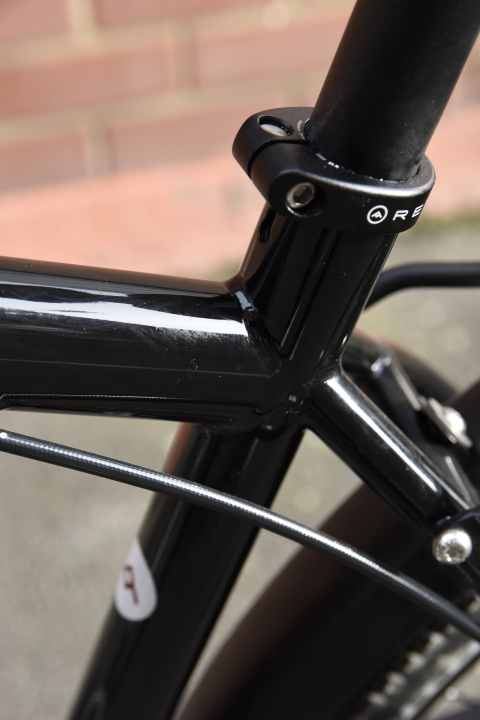 Welding scales as delicate as those on the racing steel are only found on steel frames.