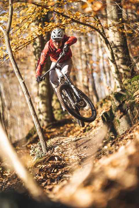 Trotz hohem Gewicht liefert das Focus Jam² viel Fahrspaß. Der Schlüssel: Ein ausgewogenes Handling und ein gutes Fahrwerk.