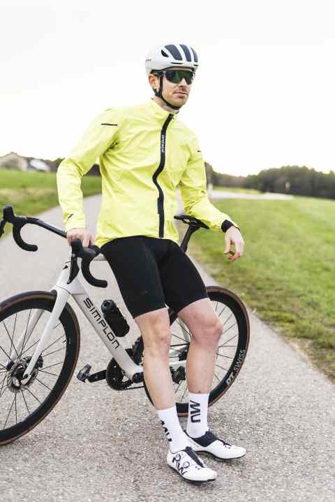 Thanks to moderate temperatures, we have already been able to test the Gorewear Spinshift extensively.