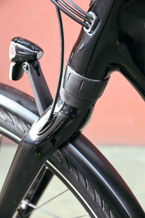 Feathershock fork of the Koga: Invisible comfort improvement.