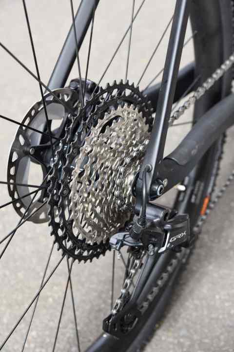 Storck Grix.2 in detail: Greater spread than the e:Grix. An extra large sprocket for hills without a motor.