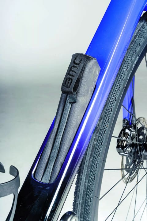 Kofferraum: Staufächer waren ursprünglich Gravelbikes vorbehalten. Inzwischen zeichnen sie auch Allroadbikes wie das BMC und das Cervélo aus.