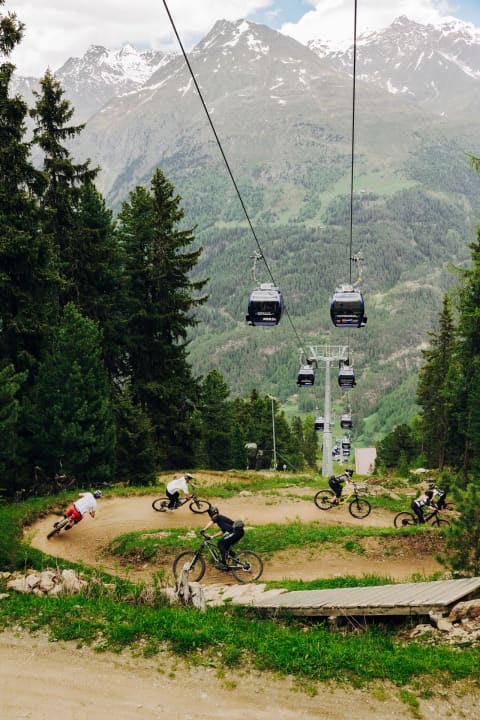 The crowning finale of the bike season in Sölden is traditionally the BRS National Day on the last bike weekend.