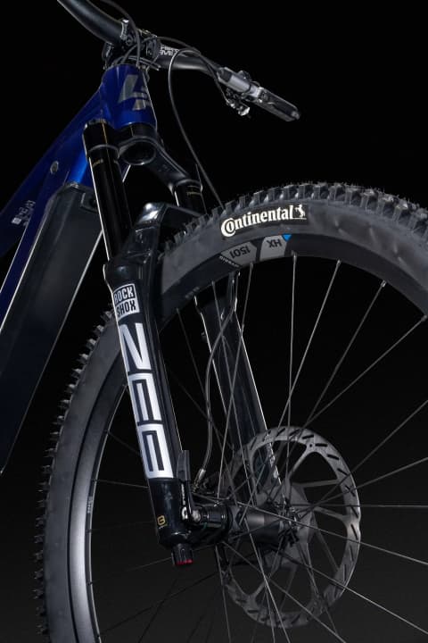 Das Bike bietet zudem einen Flip-Chip mit drei Positionen zur Anpassung an unterschiedliche Radgrößen: ein volles 29er-Setup, das Mullet-Setup oder komplett auf 27,5-Zoll-Räder umzustellen.