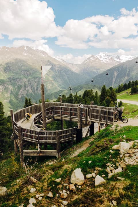 Die Bike Republic Sölden plant auch für die kommenden Jahre weitere Streckenerweiterungen. Die lang erwartete Jumpline im Bereich der Teäre Line nimmt konkrete Formen an.