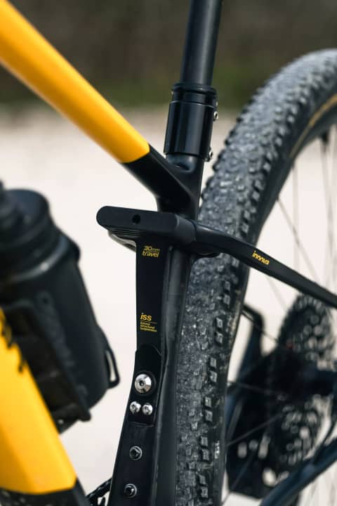 The centrepiece of the Innova Super Gravel is the ISS system (Innova Structural Suspension) developed by Lee Cougan with 30 mm of integrated suspension travel.