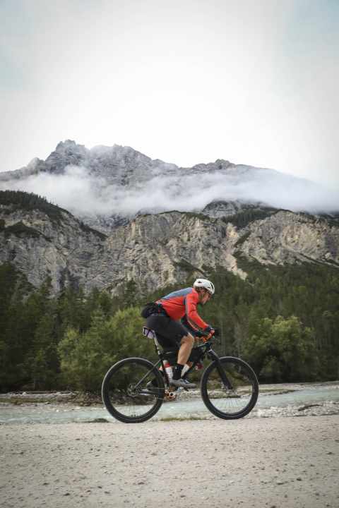 Just steer and pedal: With the lack of gears, one attraction disappears. But others are added.