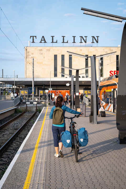 Estlands Bahnsystem ist modern und fahrradfreundlich.