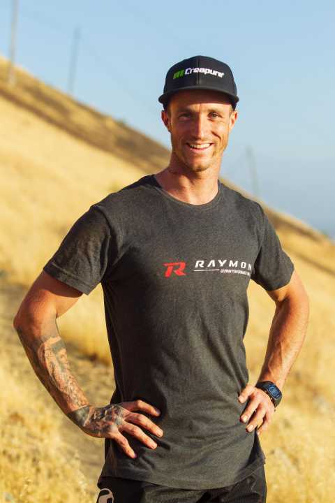 "Fischi" relaxed in private.