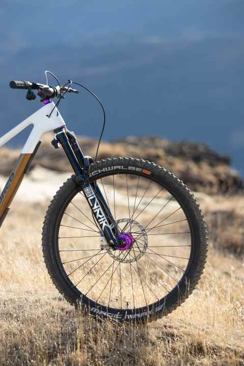 The Chris King MTN30 AL wheelset is aimed at trail and all-mountain bikers.