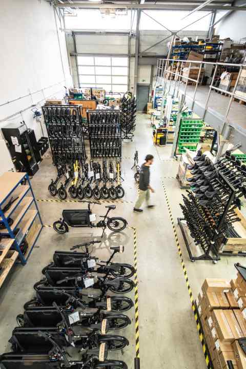 It almost looks like a classic manufactory - and it is, despite modern demands on the sustainability of the product and production.