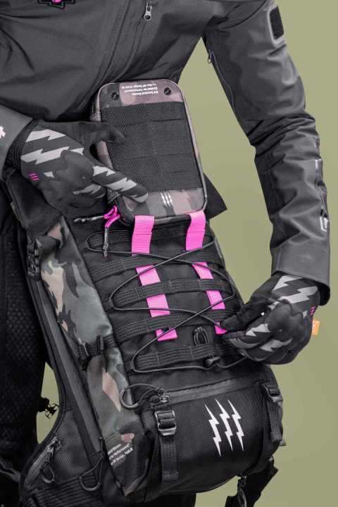 The fastening loops on the MUC-Off Ride Pack also allow additional bags to be attached to the rucksack.