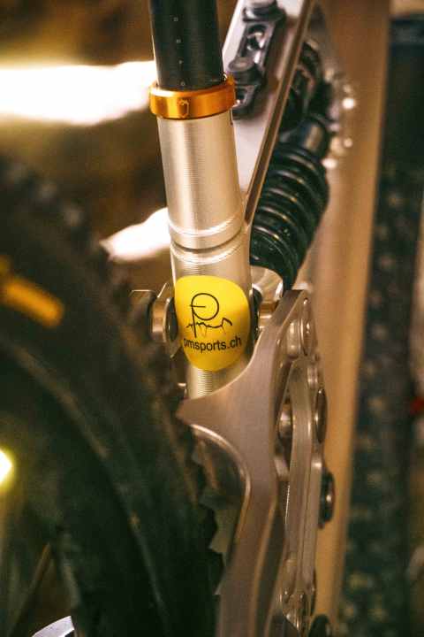 Fine milling marks adorn the CNC frame of the PM Sports Pika.