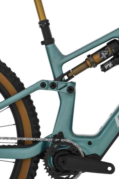 Der DJI-Antrieb ist kompakt integriert. Megamo betont die ausgeklügelte Kinematik des Hinterbaus. Die Kennlinie soll eine gute Sensibilität im Anfangsbereich des Federwegs mit einer zunehmenden Progression zum Ende hin kombinieren.