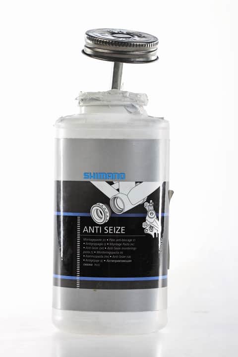 Shimano assembly grease >> <a href="https://amzn.to/3FFYA7U" target="_blank" rel="noopener noreferrer nofollow">available here</a>* 