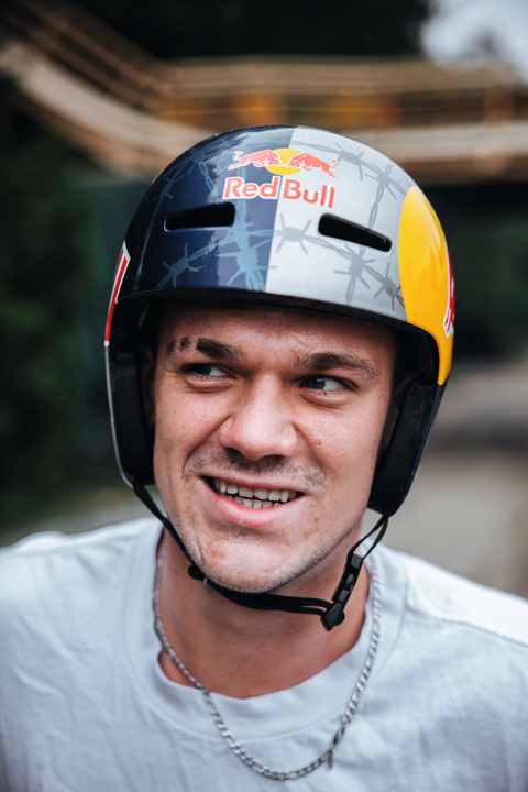 In Kade Edwards sehen viele den komplettesten Biker der Welt. Der junge Brite kann alles.