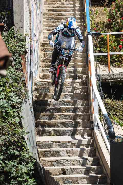 Where are the stairs? The South American racers were amazed at the tame course in Genoa.