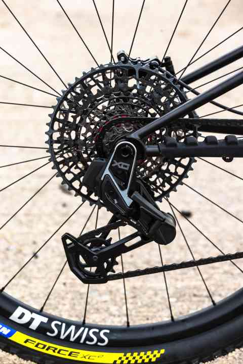 Der neue Hinterbau des Starling Murmur setzt auf ein UDH-Schaltauge und erlaubt so auch Sram Transmission Antriebe.