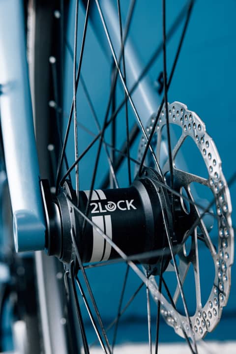 Das 2Lock-System sitzt in der Nabe integriert. Die Wegfahrsperre kann digital über die App aktiviert und deaktiviert werden.