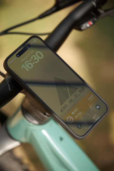 A mobile phone holder on a child's bike, really? In the year 2026, that's probably good manners.
