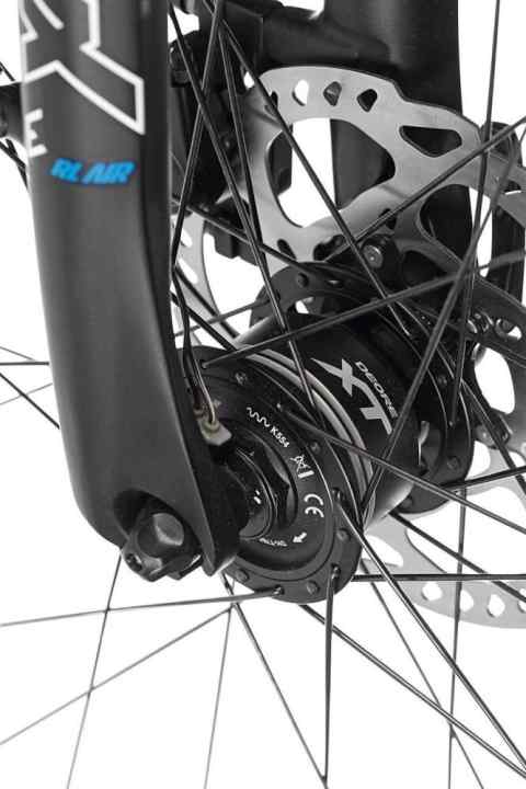All XT: Shimano's top trekking groupset works in the KTM from back to front.