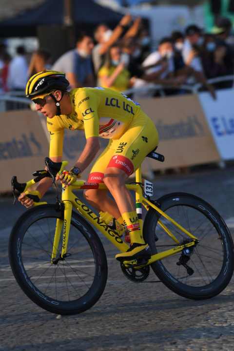   Vergoldetes Gelb: Gesamtsieger Tadej Pogacar räumt auch bei den Preisgeldern der Tour de France 2020 kräftig ab.